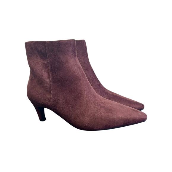 Universal Thread Shoes - Women’s 9.5 Chocolate brown slim kitten heel pointed toe suede ankle booties